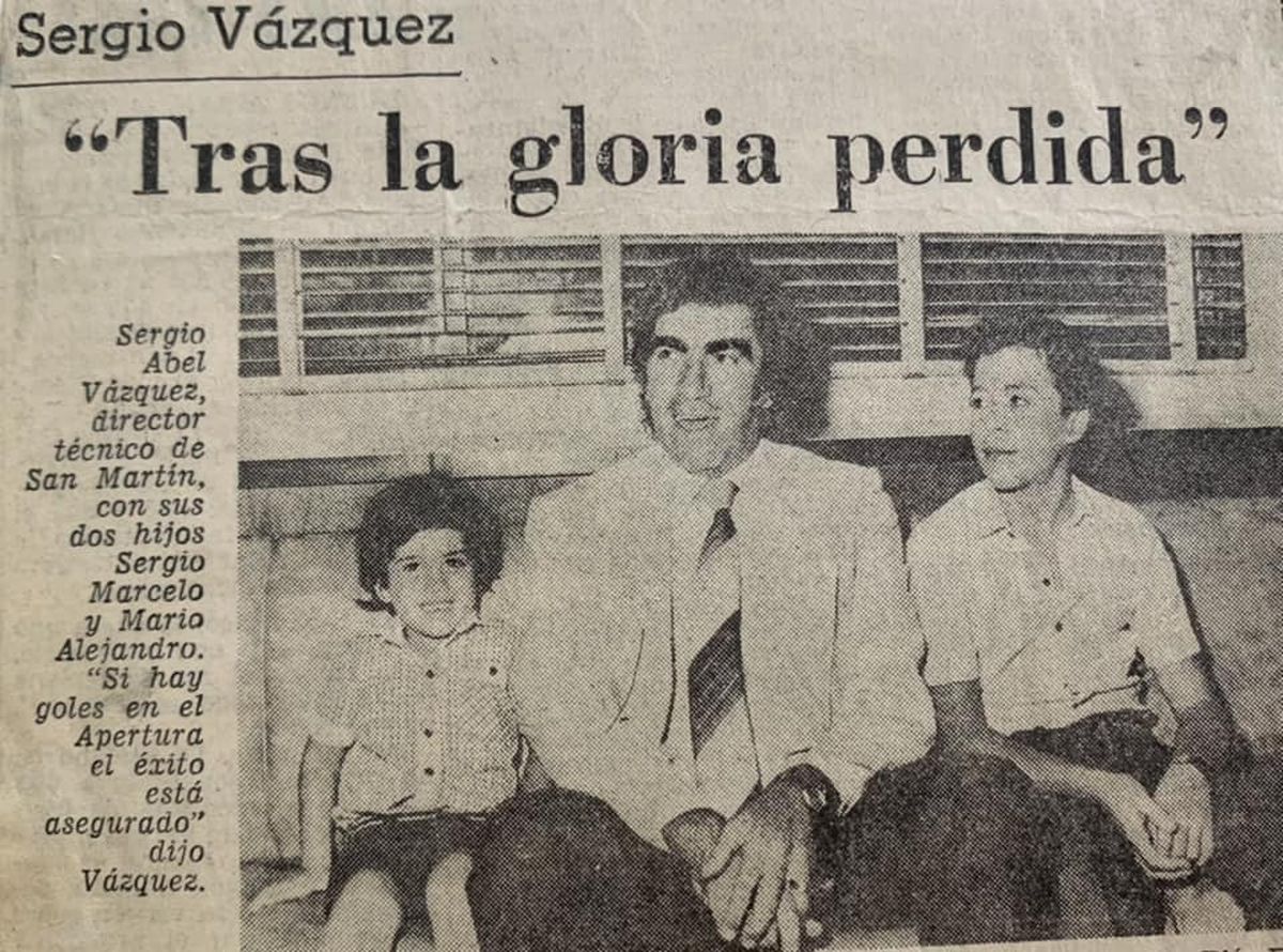 Sergio Vázquez con sus hijos. Fue un símbolo del Atlético San Martín. Sergio Vázquez con sus hijos. Fue un símbolo del Atlético San Martín.