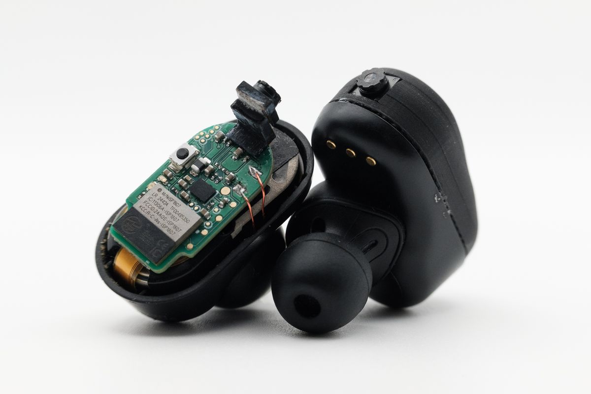 Auriculares futuristas tienen cámaras y están integrados con IA: qué pueden hacer