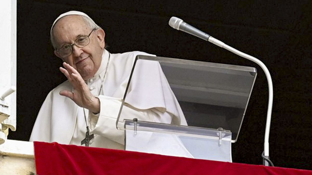 El papa Francisco aseguró que la homosexualidad no es un delito