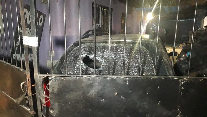 Asesinaron a tiros a dos hombres en la puerta de una casa de Chacras de Coria