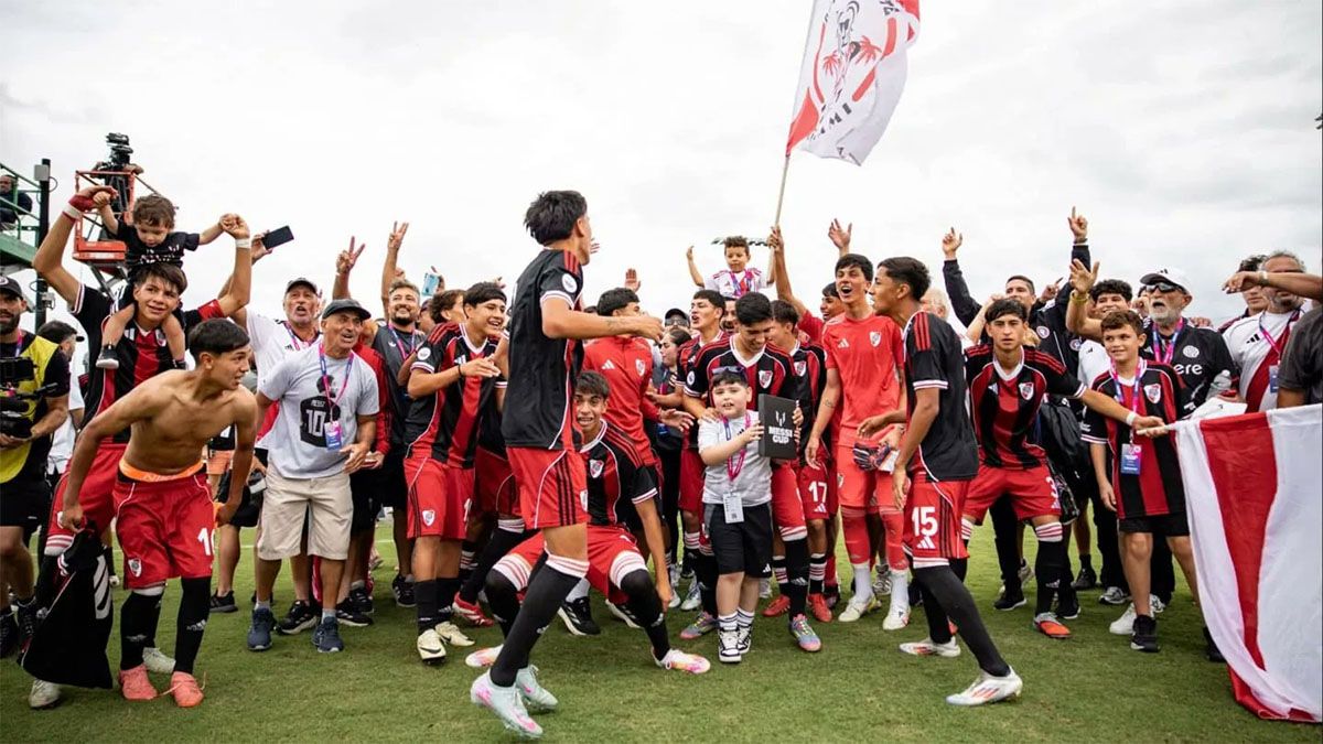 River se consagró campeón de la Messi Cup tras derrotar en la final a Atlético de Madrid