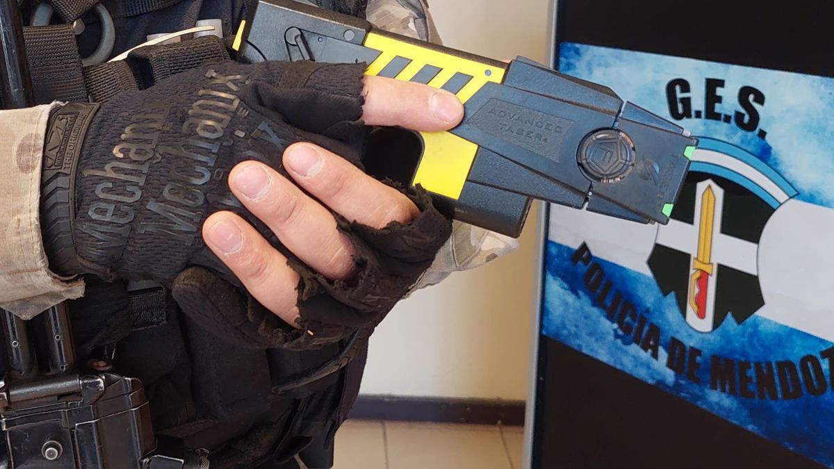 Seguridad busca incorporar 100 pistolas Taser más.