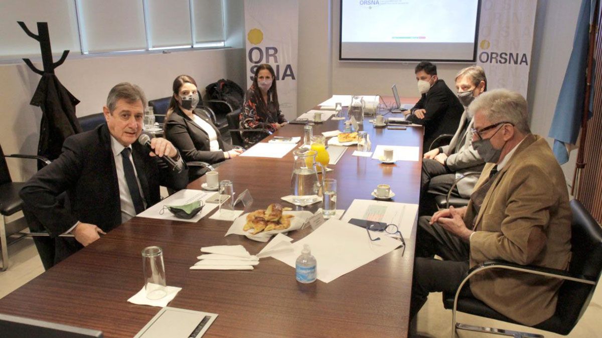 La reunión en la que se dio a conocer el plan de remodelación del aeropuerto de San Rafael.
