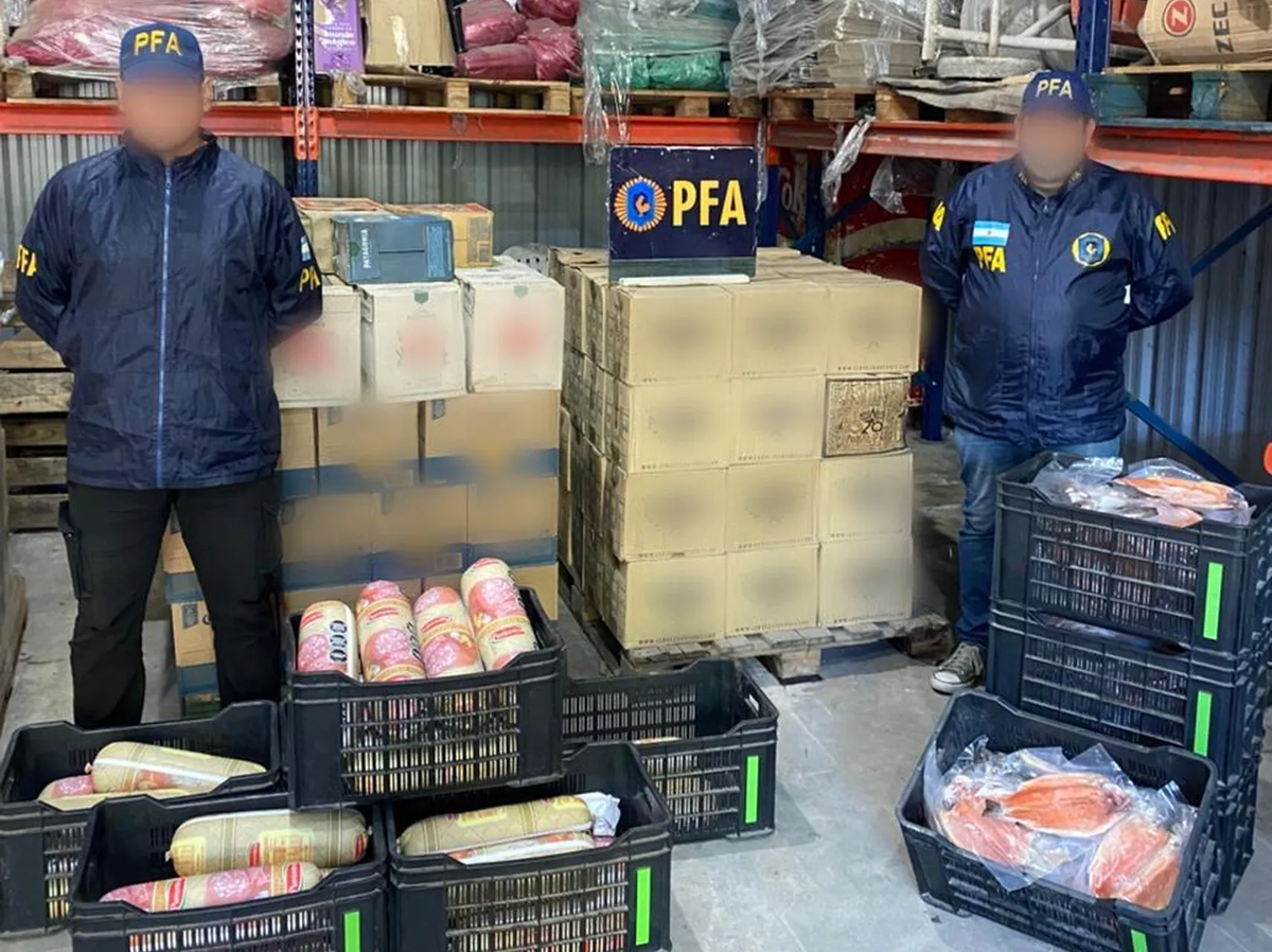 Cervezas, embutidos y pescados todos vencidos: Un hombre de 62 años le cambiaba la fecha de vencimiento a los alimentos y los vendía.