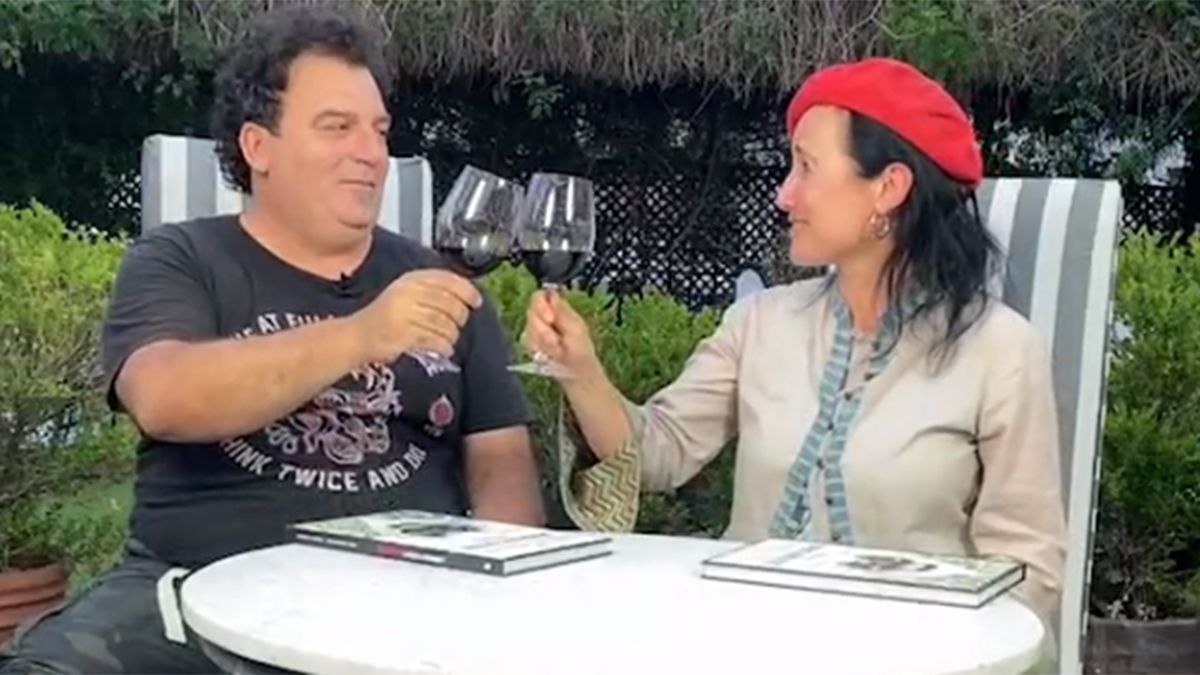 Alejandro Vigil, el alma mater de la enología y Laura Catena, directora de la empresa, una dupla perfecta para hacer de Catena Zapata la mejor bodega del mundo. Alejandro Vigil, el alma mater de la enología y Laura Catena, directora de la empresa, una dupla perfecta para hacer de Catena Zapata la mejor bodega del mundo.