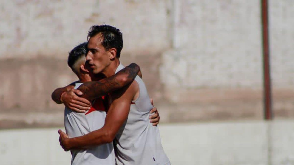 Bruno Nasta, el delantero del Globo. Foto: gentileza Huracán Las Heras.