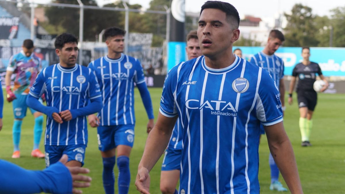Martín Pino marcó el primero del Tomba.
