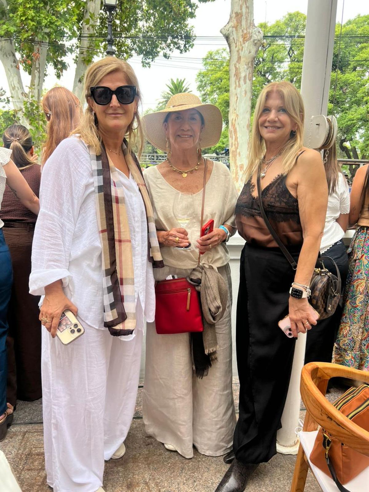 Mariela Marti, Charo Chocano y Silvia Hermana. Mariela Marti, Charo Chocano y Silvia Hermana.