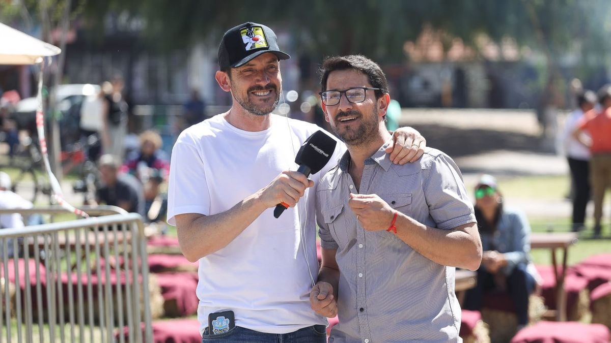 Matías Pascualetti y Pablo Gerardi compiten en la misma terna de los Martín Fierro Federal a Mejor labor periodística. Matías Pascualetti y Pablo Gerardi compiten en la misma terna de los Martín Fierro Federal a Mejor labor periodística.