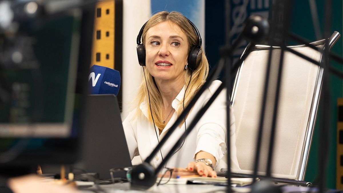 Sara González es una de las figuras de Radio Nihuil y Diario UNO. Considera que ambos formatos del periodismo se complementan en su trabajo.