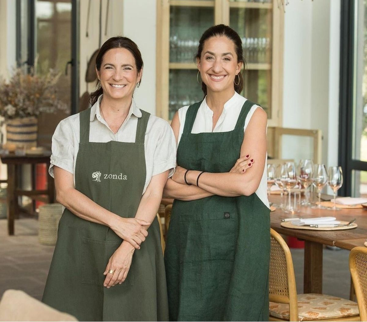 Sofía Pescarmona, dueña del premiado restaurante Zonda, y la reconocida chef Juliana López May.