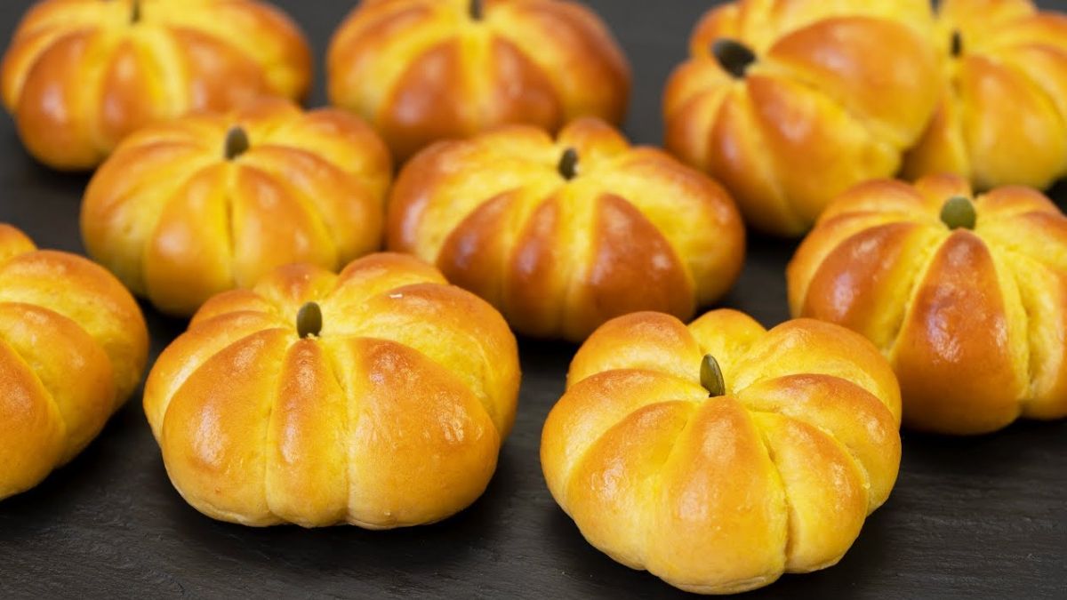Recetas: aprende a hacer los bollos de pan de calabaza para celebrar Halloween. Foto: gentileza maxresdefault. Recetas: aprende a hacer los bollos de pan de calabaza para celebrar Halloween. Foto: gentileza maxresdefault.