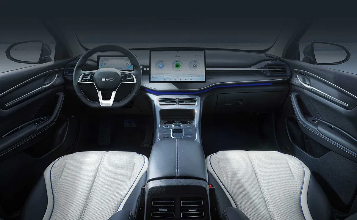 El sobrio pero funcional interior del sedán chino. El sobrio pero funcional interior del sedán chino.