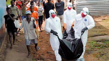 Sierra Leona, durísima con la OMS por no ayudar a una doctora que finalmente murió de ébola