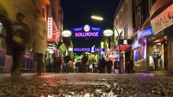 Clases de costumbres sexuales para refugiados que llegan a Berlín