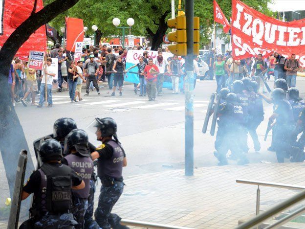 Incidentes en Córdoba tras el aumento de un 29 por ciento en el precio del boleto de colectivo