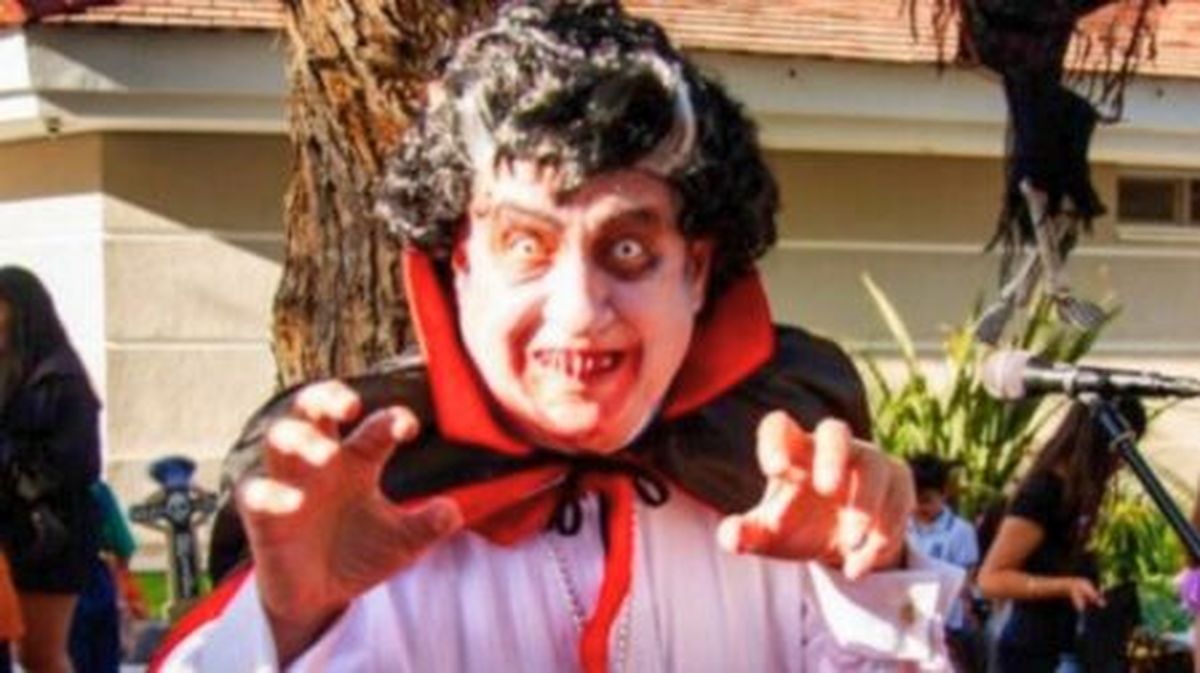 "Es una alegría enorme que los chicos se me acerquen y hasta me dejen cartas", dice Mario. "Es una alegría enorme que los chicos se me acerquen y hasta me dejen cartas", dice Mario.