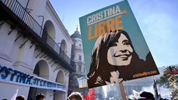Cristina Kirchner sostuvo, a través de un mensaje de audio: “No soy la única que está privada de su libertad en esta Argentina contemporánea”.