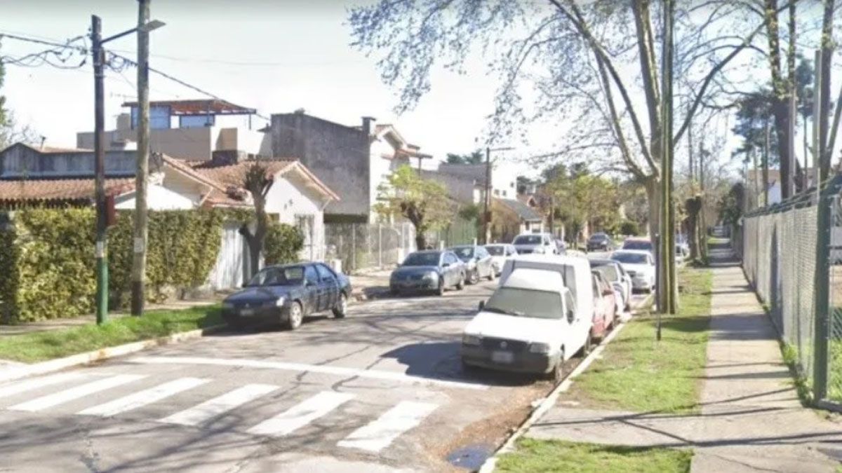 A metros de esta esquina, en Burzaco, se produjo el tiroteo entre el empresario y los asaltantes, donde uno fue abatido