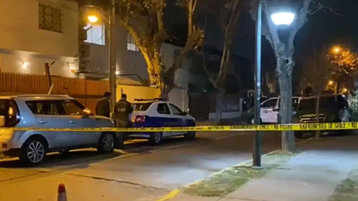 La casa de la ministra de Defensa de Chile, que fue blanco de los delincuentes que robaron varios elementos y un automóvil