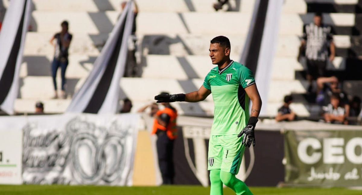 El arquero Brian Olivera es una de las figuras del equipo de Joaquín Sastre. El arquero Brian Olivera es una de las figuras del equipo de Joaquín Sastre.