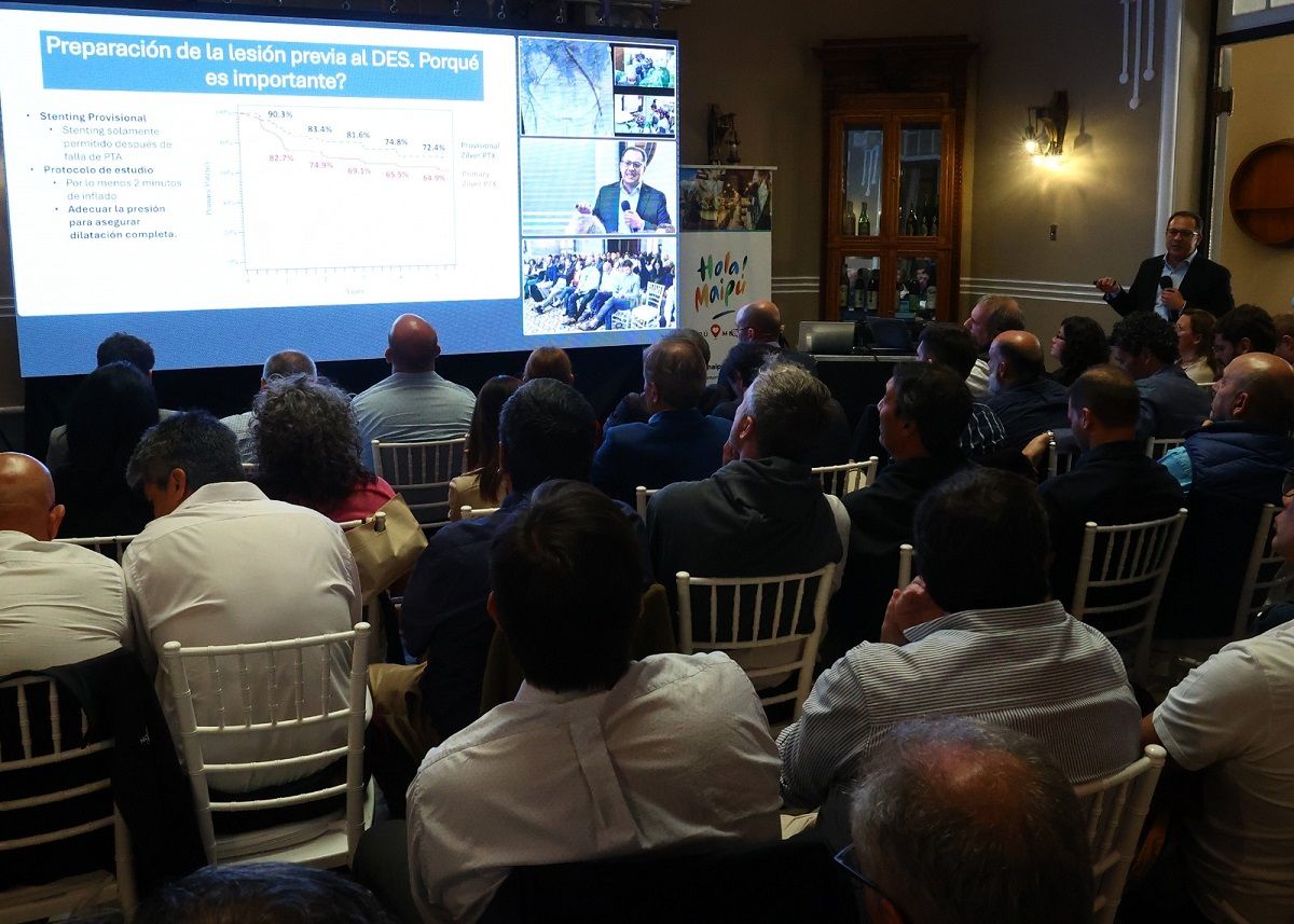 Más de 150 profesionales que vivieron dos jornadas de alto impacto médico, cultural y social con el apoyo del Municipio de Maipú y Fadesa.