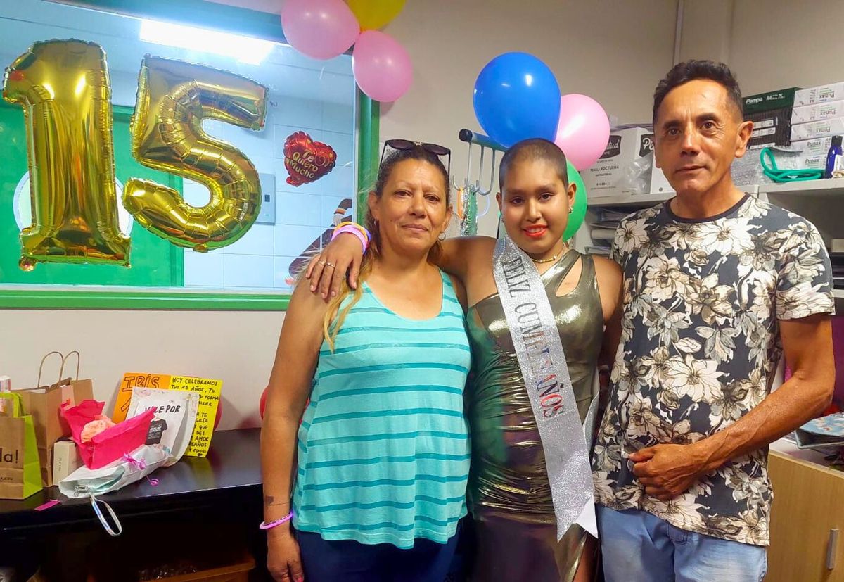 Familiares de Iris se acercaron al Notti y compartieron el cumpleaños de 15. Familiares de Iris se acercaron al Notti y compartieron el cumpleaños de 15.