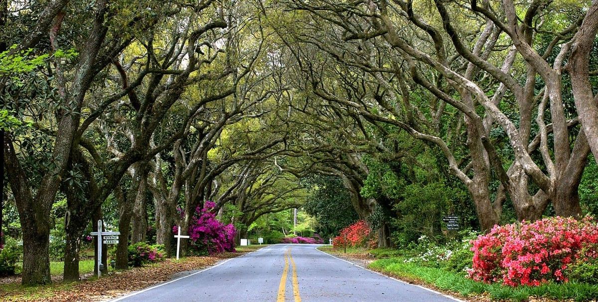 El Pueblo De Estados Unidos Que Es Un ParaÍso Natural Y Está Al Borde De Un Pintoresco Río 5516