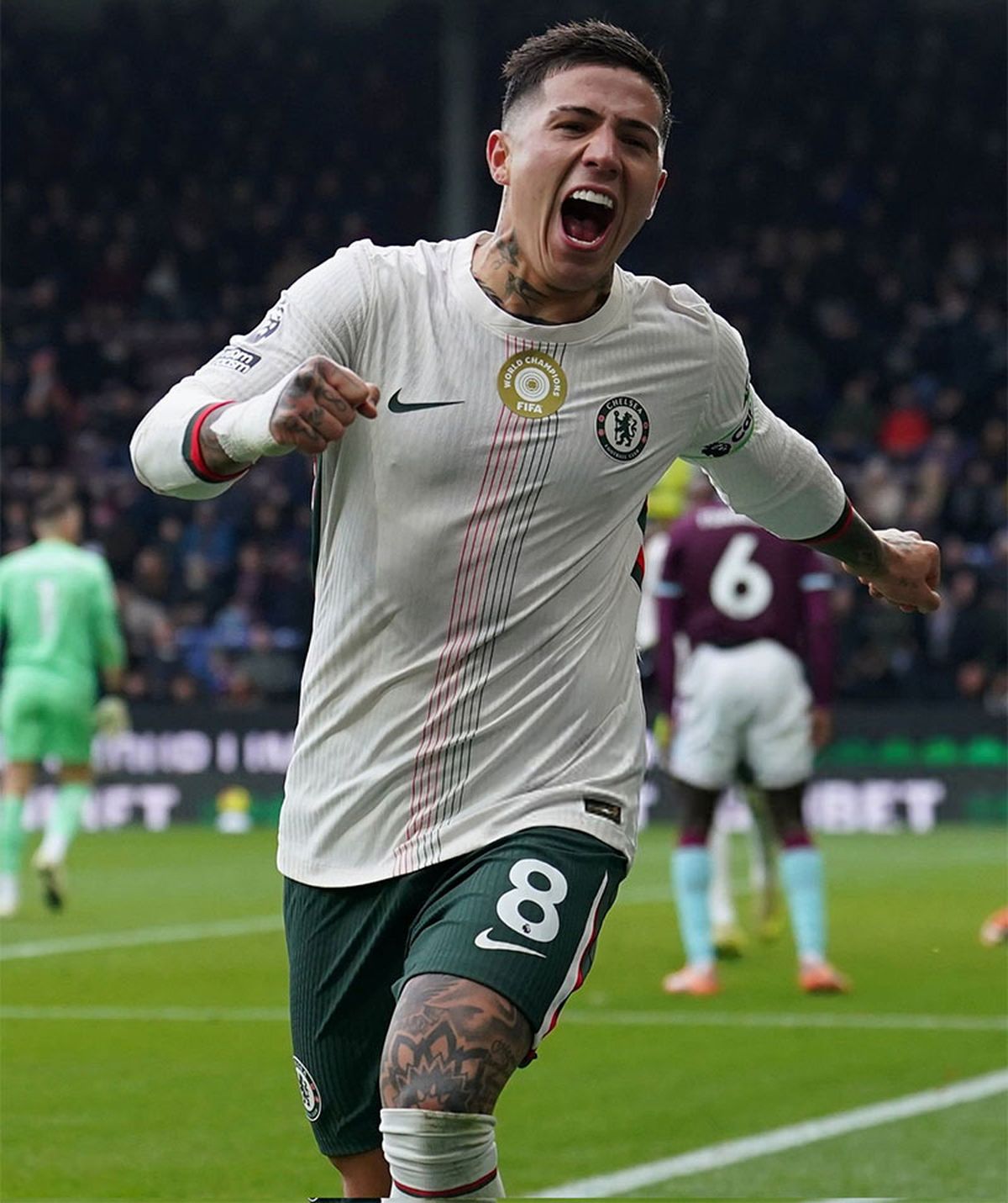 Enzo Fern&aacute;ndez se sigue destacando.