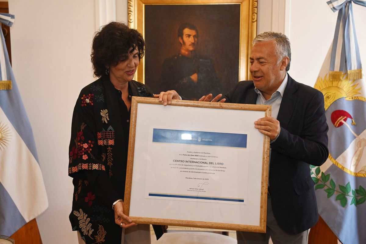 Débora Miyara, del Centro Internacional del Libro, 60 años de carrera. Débora Miyara, del Centro Internacional del Libro, 60 años de carrera.