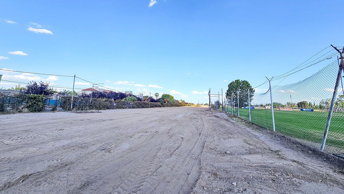 La limpieza perimetral de la Ciudad Deportiva fue uno de los trabajos iniciales La limpieza perimetral de la Ciudad Deportiva fue uno de los trabajos iniciales