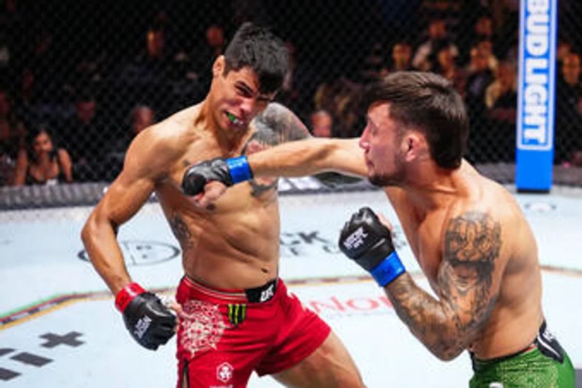 El argentino castiga con cross de derecha al mexicano Zellhuber para ganar la pelea de MMA de la UFC 306. Ambos protagonizaron la "pelea de la noche" en el estadio The Sphere, de Las Vegas. El argentino castiga con cross de derecha al mexicano Zellhuber para ganar la pelea de MMA de la UFC 306. Ambos protagonizaron la "pelea de la noche" en el estadio The Sphere, de Las Vegas.