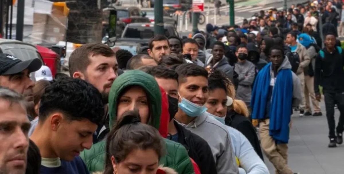 Los inmigrantes - indocumentados o no - temen por detenciones masivas. Los inmigrantes - indocumentados o no - temen por detenciones masivas.