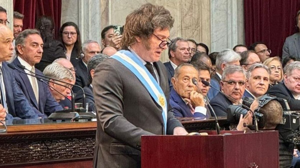 El paquete fiscal y la Ley Bases llegan al Congreso tras el intento fallido de febrero. El paquete fiscal y la Ley Bases llegan al Congreso tras el intento fallido de febrero.