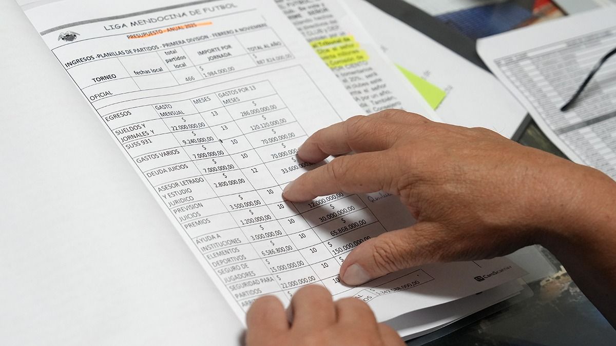 Omar Sperdutti, presidente de la Liga, cuando admitió las transferencias ante Diario UNO. Omar Sperdutti, presidente de la Liga, cuando admitió las transferencias ante Diario UNO.