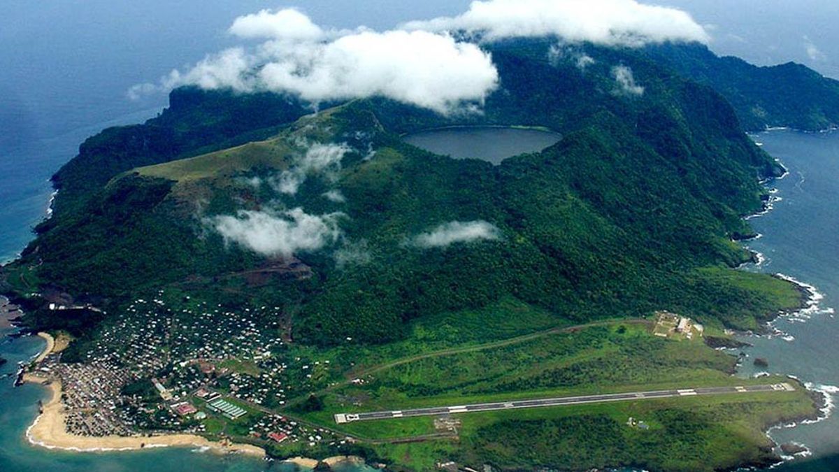 Exótica y paradisíaca. Así es la isla de Annobón, sus más de 15 habitantes pasan necesidades extremas. Exótica y paradisíaca. Así es la isla de Annobón, sus más de 15 habitantes pasan necesidades extremas. 