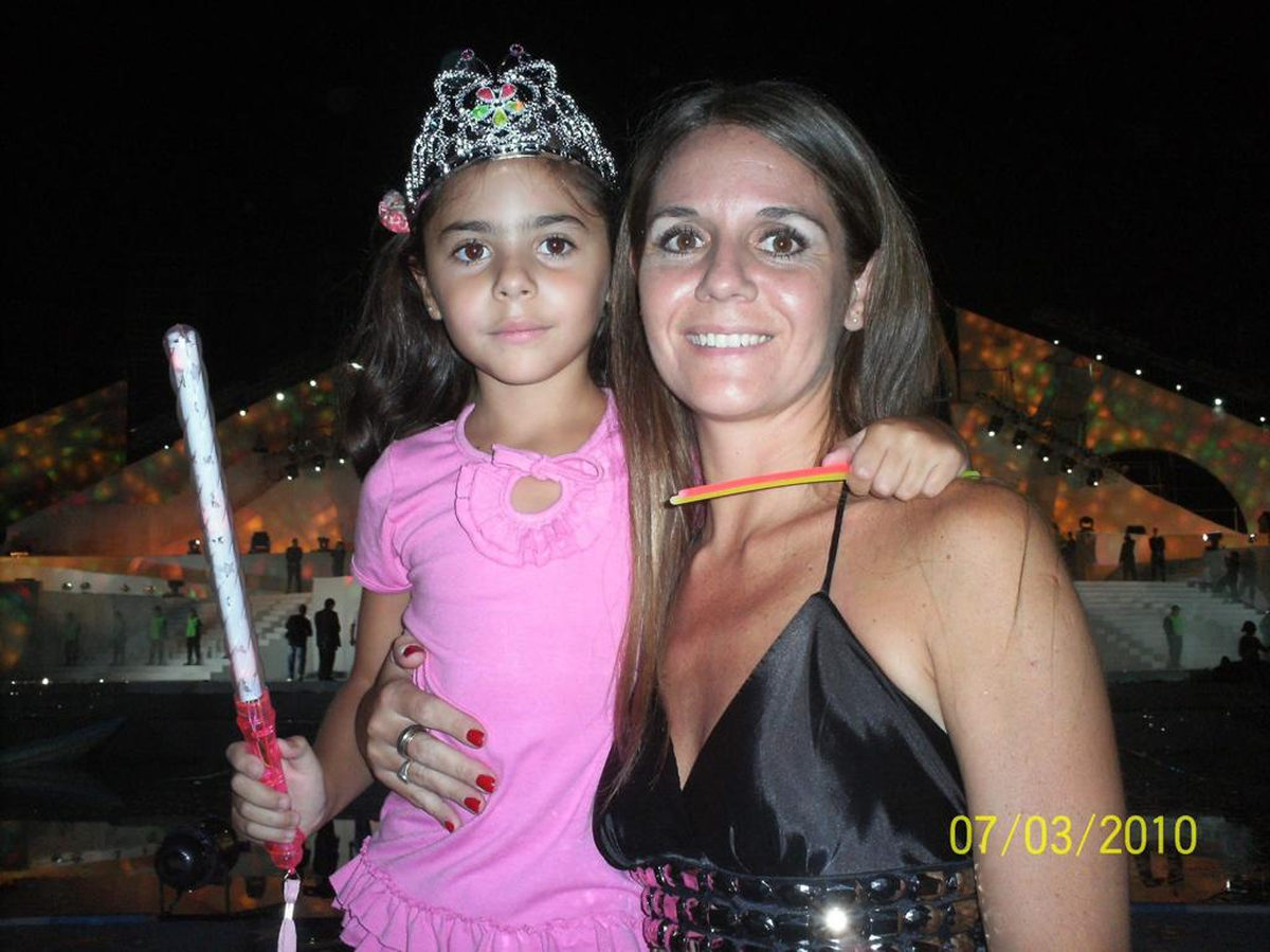 Madre e hija, fans de Vendimia a través del tiempo.