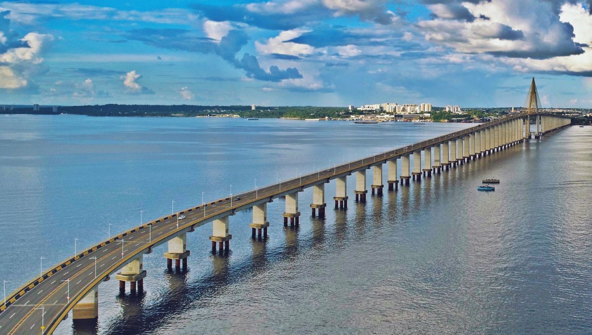 El primer puente del Amazonas: con más 3.500 metros de longitud abrió la selva al mundo