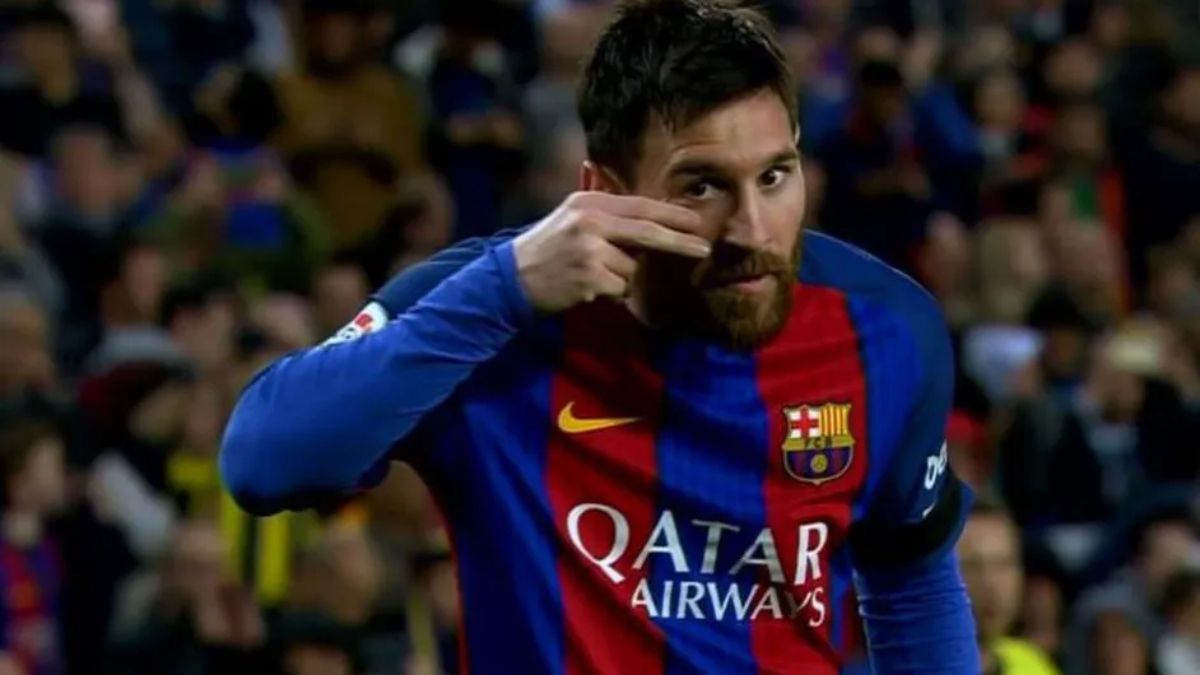 Lionel Messi, cuándo jugaba en Barcelona, en 2017 participó de la campaña Para los Valientes, contra el cáncer infantil en España. Lionel Messi, cuándo jugaba en Barcelona, en 2017 participó de la campaña Para los Valientes, contra el cáncer infantil en España.