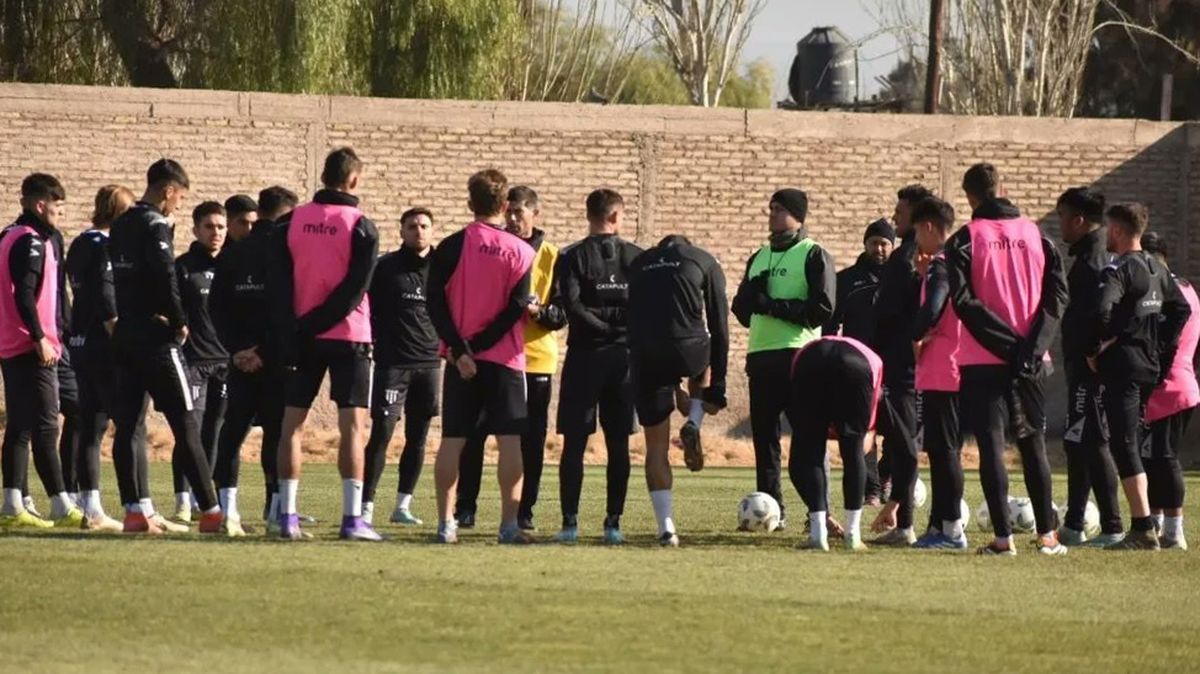 Gimnasia y Esgrima se prepara para jugar ante Deportivo Madryn.