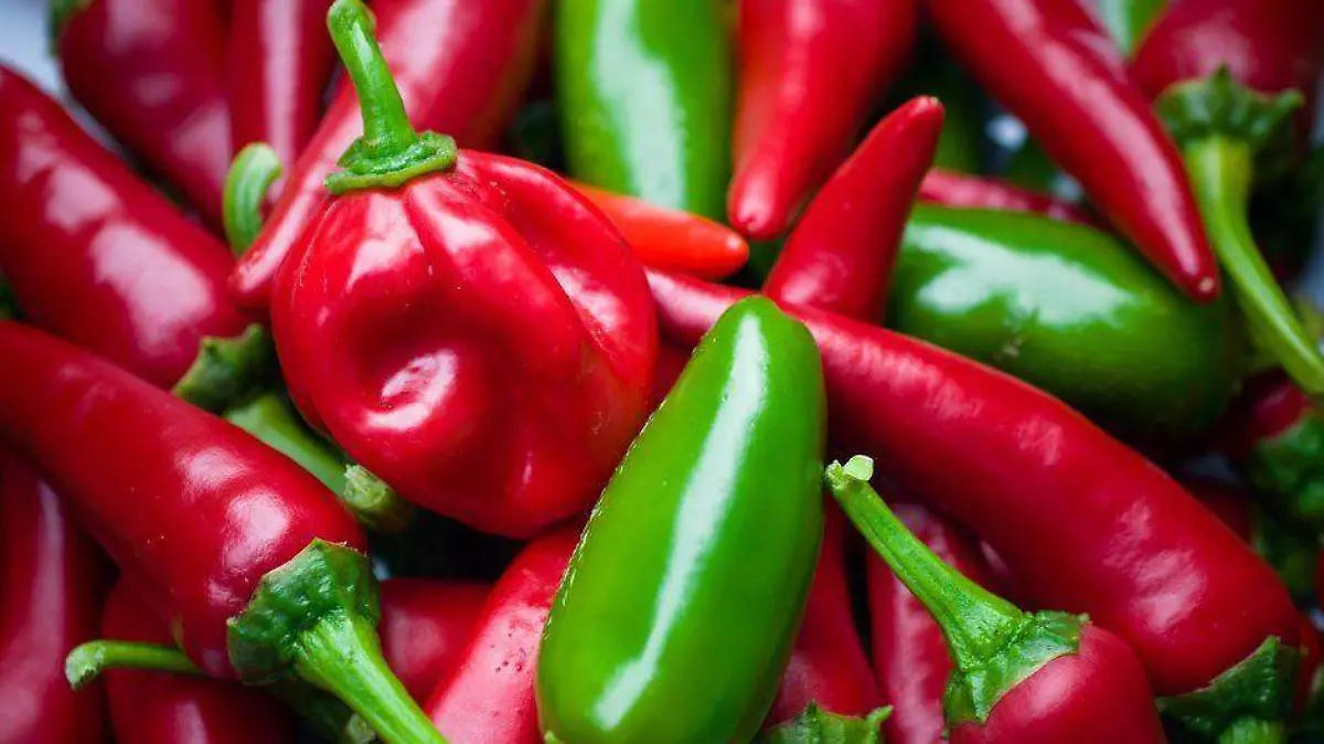 Su sabor picante es provocado por una sustancia llamada capsaicina, que genera irritación en el paladar. Su sabor picante es provocado por una sustancia llamada capsaicina, que genera irritación en el paladar.