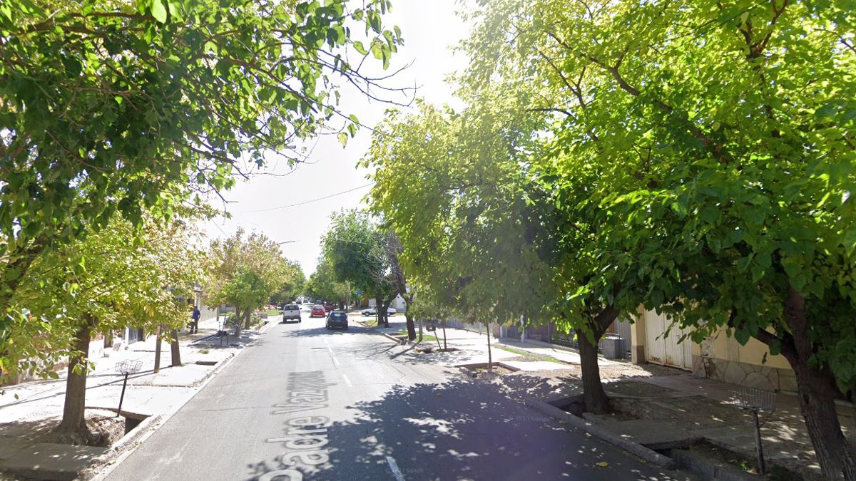 Tragedia en Maipú: una mujer murió al chocar su camioneta contra un árbol