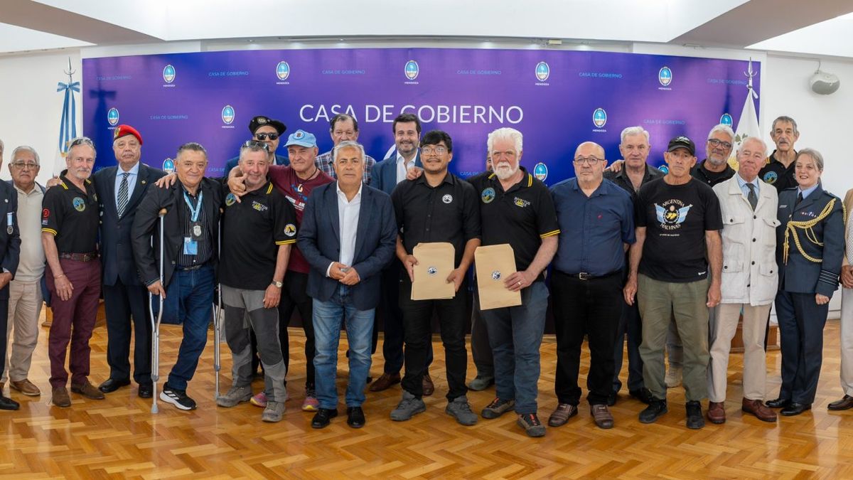 Los integrantes de la Cumbre por la Paz en Casa de Gobierno. Los integrantes de la Cumbre por la Paz en Casa de Gobierno.