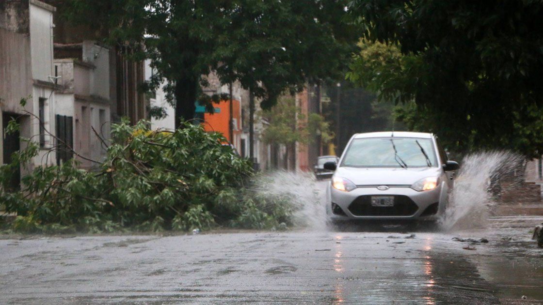 Llegó la ayuda a las ciudades más afectadas por la lluvia y el viento