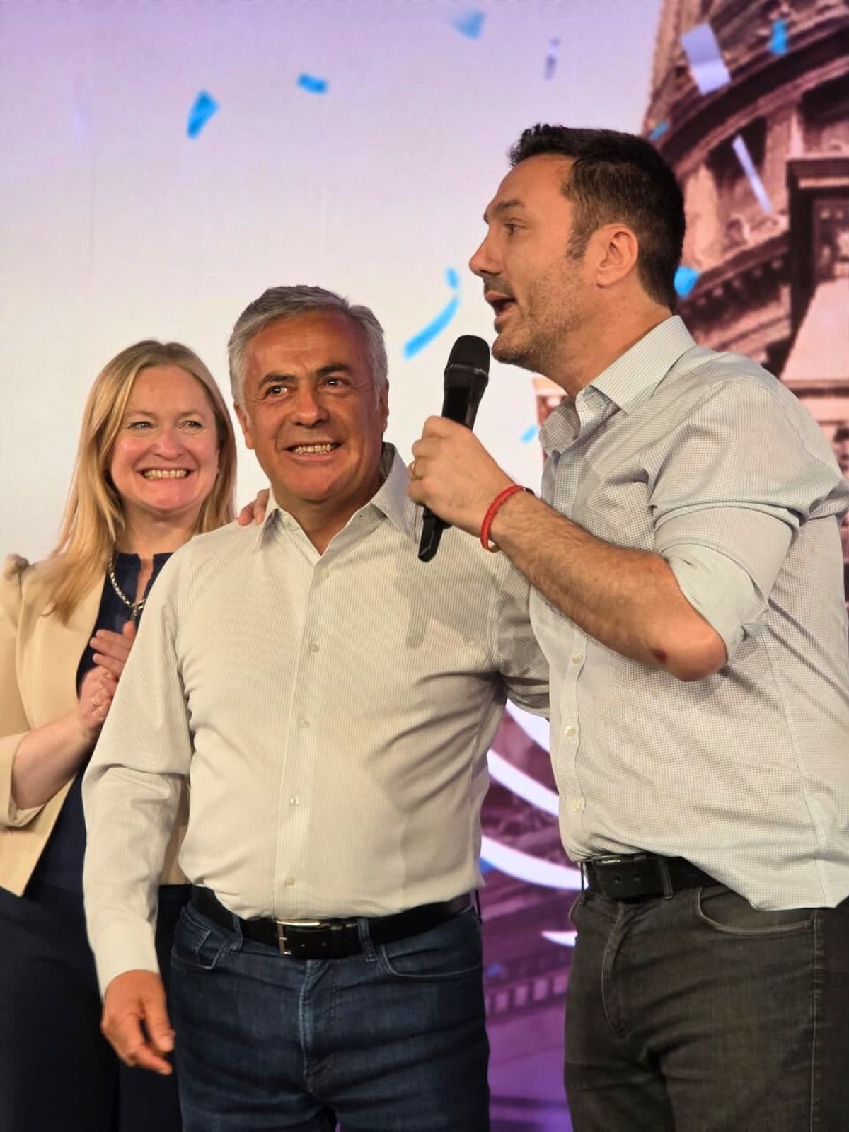 Luis Petri junto a Alfredo Cornejo, tras la victoria en las elecciones 2025. Luis Petri junto a Alfredo Cornejo, tras la victoria en las elecciones 2025.
