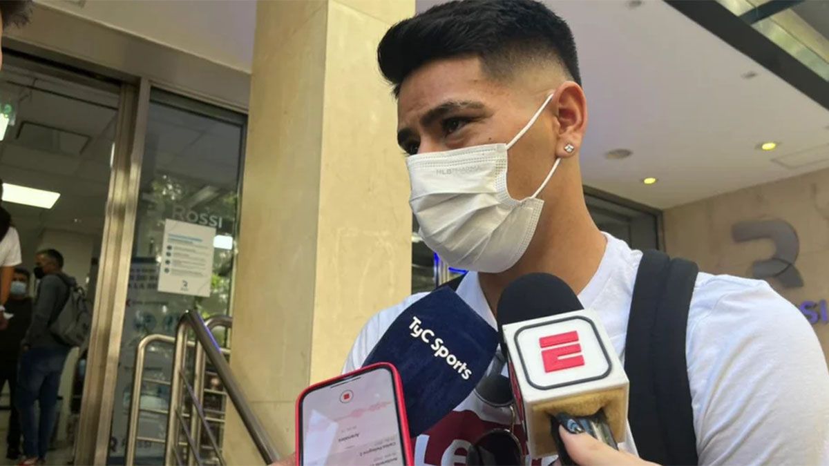 Gerónimo Poblete se hizo la revisión médica en el Rojo.