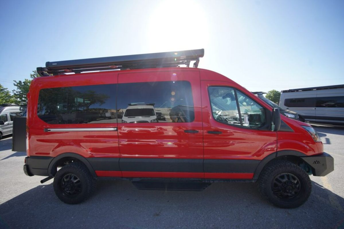 La comodidad que ofrece esta furgoneta camperizada rivaliza con la de cualquier casa rodante. La comodidad que ofrece esta furgoneta camperizada rivaliza con la de cualquier casa rodante.