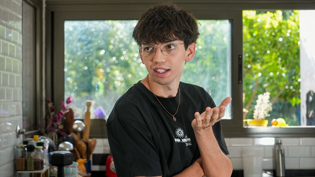 Valentín Flores, de 20 años, habló del primer disco de Demorados, que sale al ruedo en un mes. Valentín Flores, de 20 años, habló del primer disco de Demorados, que sale al ruedo en un mes.