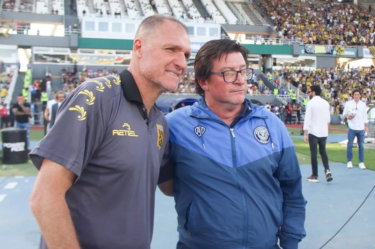 Darío Franco y Alfredo Berti aquella tarde en el Kempes en la que ascendió Independiente Rivadavia. Darío Franco y Alfredo Berti aquella tarde en el Kempes en la que ascendió Independiente Rivadavia. 
