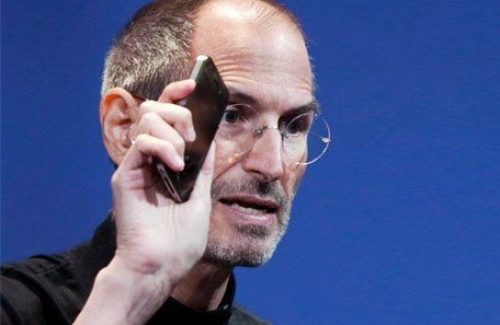 Finalmente Apple contestó el llamado y devolverá el dinero a sus clientes por errores en el iPhone 4